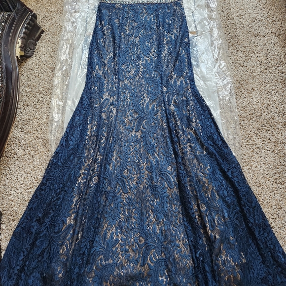 Two piece lace and studded dress - Picture 5 of 10